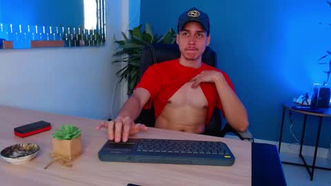 Snapshot of marcus_hanks chatting on 02.28.25 Marcus Hanks online show from 02.28.25