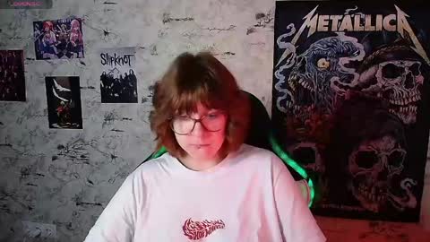 Snapshot of margaret_red chatting on 04.24.26 Margaret online show from 04.24.26