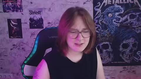 Snapshot of margaret_red chatting on 06.12.26 Margaret online show from 06.12.26