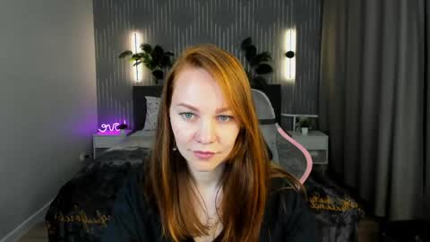 Margo Kellly online show from 04.27.26