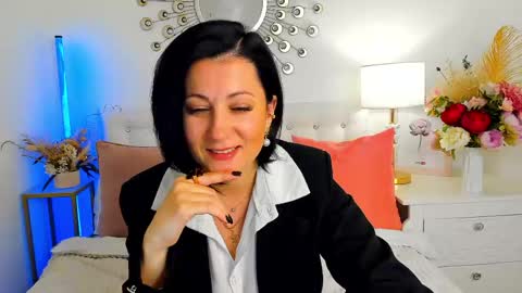 Snapshot of margobloom chatting on 05.03.26 Margo online show from 05.03.26