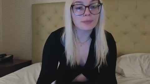 margot_robbie7 online show from 01.17.25