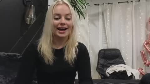 margot_robbie7 online show from 02.11.25