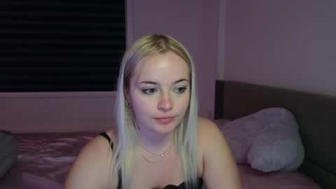 margot_robbie7 online show from 09.22.25