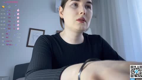 Snapshot of maria_bowie chatting on 02.20.25 Maria online show from 02.20.25