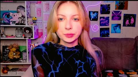 Snapshot of maria_hunt chatting on 12.11.24 Maria online show from 12.11.24