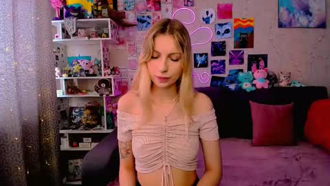 Snapshot of maria_hunt chatting on 03.12.25 Maria online show from 03.12.25