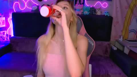 Snapshot of maria_hunt chatting on 11.08.25 Maria online show from 11.08.25