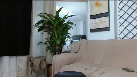 Snapshot of mariaa_antonia1 chatting on 12.27.24 mariaa_antonia1 online show from 12.27.24