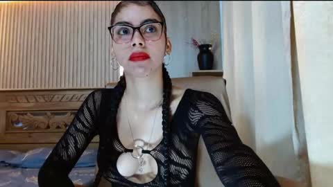 Snapshot of mariaa_antonia1 chatting on 11.29.25 mariaa_antonia1 online show from 11.29.25