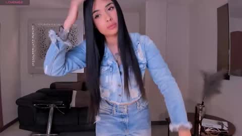 MARIA HERRERA  online show from 03.12.26