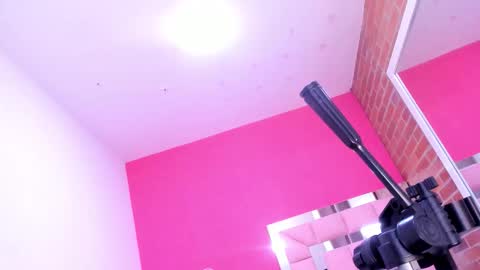 Snapshot of mariam_hott69 chatting on 12.04.25 Mariam online show from 12.04.25