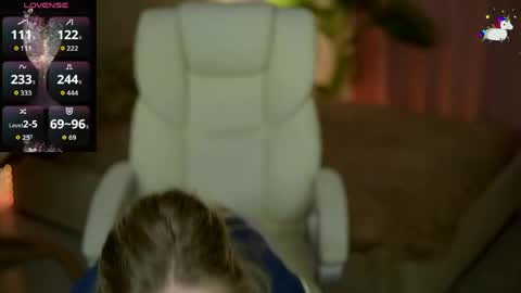 Snapshot of mariamedow chatting on 05.22.26 Maria online show from 05.22.26