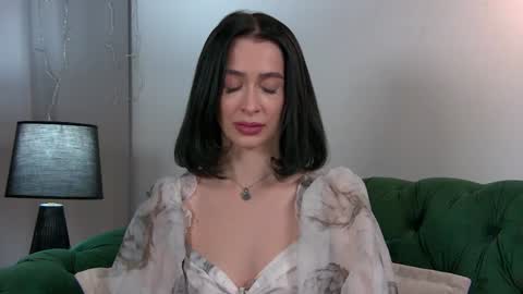 MariaMenson online show from 01.22.25