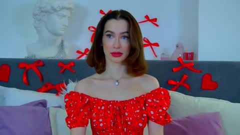 MariaMenson online show from 03.04.25