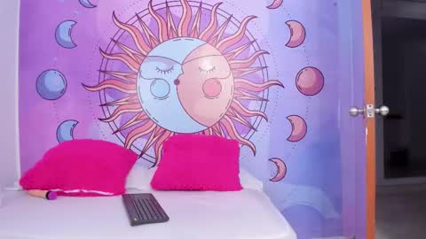 Snapshot of mariana_16_ chatting on 10.24.25 mariana_16_ online show from 10.24.25