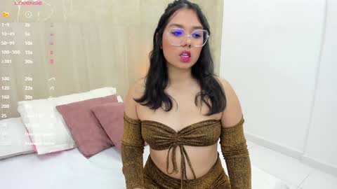 Snapshot of mariana_allen chatting on 02.07.25 Mariana Allen online show from 02.07.25