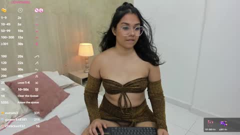 Snapshot of mariana_allen chatting on 02.07.25 Mariana Allen online show from 02.07.25