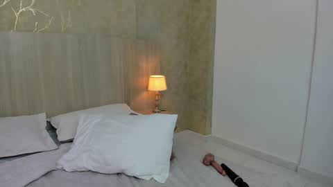 Snapshot of mariana_allen chatting on 02.11.25 Mariana Allen online show from 02.11.25