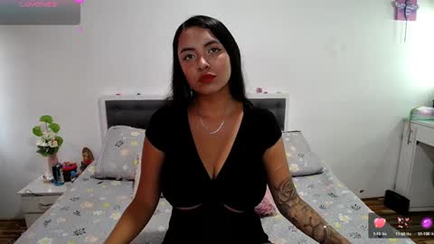 Snapshot of mariana_sara chatting on 01.21.25 mariana_sara online show from 01.21.25