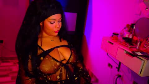 Snapshot of marianapradax chatting on 10.21.25 Mariana Prada online show from 10.21.25