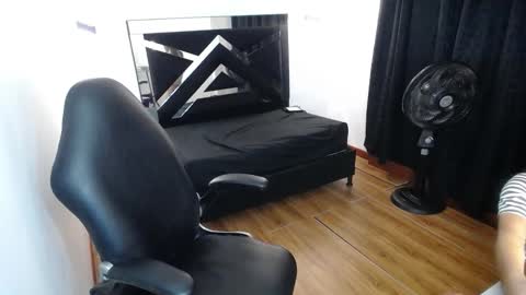 Snapshot of marianarojas_ chatting on 01.15.26 Mariana online show from 01.15.26