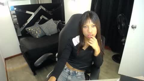 Snapshot of marianarojas_ chatting on 02.14.26 Mariana online show from 02.14.26