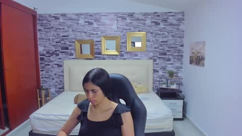 Snapshot of marianaxxx__ chatting on 12.03.24 Mariana online show from 12.03.24