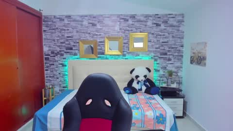 Snapshot of marianaxxx__ chatting on 12.18.24 Mariana online show from 12.18.24