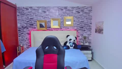 Snapshot of marianaxxx__ chatting on 12.21.24 Mariana online show from 12.21.24