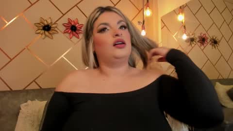 Snapshot of marianeporter_ chatting on 09.17.25 marianeporter online show from 09.17.25