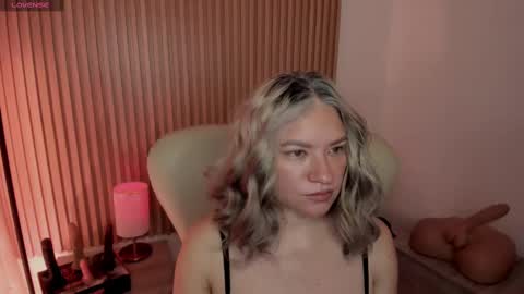 Marian Love  online show from 02.25.25