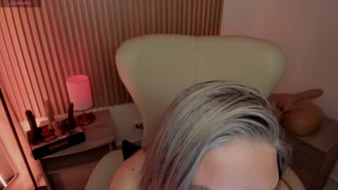 Marian Love  online show from 03.03.25