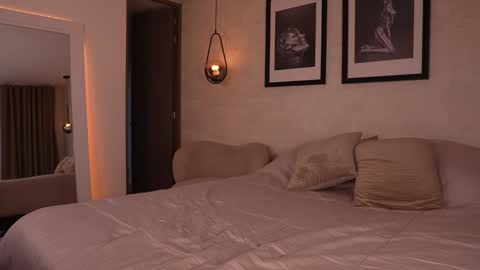 Snapshot of mariannacruzz chatting on 09.18.25 MARIANA online show from 09.18.25