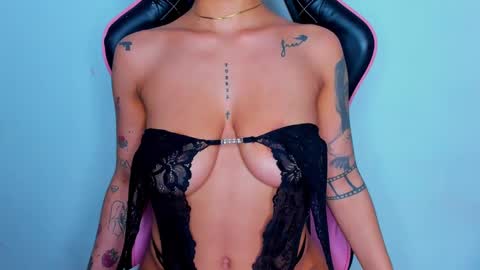 M A R I A N E online show from 01.28.25