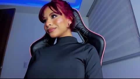 M A R I A N E online show from 03.02.25