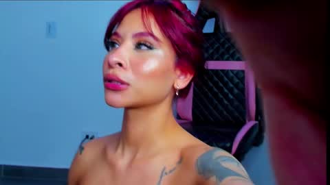 M A R I A N E online show from 03.11.25