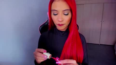 M A R I A N E online show from 11.12.25