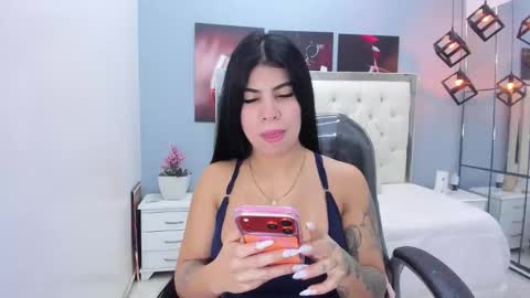 Snapshot of mariansexx chatting on 03.22.26 Marian Sexy online show from 03.22.26