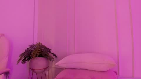 Maria Pettit online show from 02.07.25