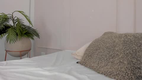 Maria Pettit online show from 02.28.25