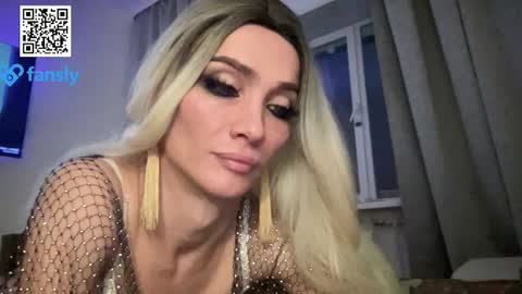 Snapshot of maridekoks chatting on 01.15.25 Mari online show from 01.15.25