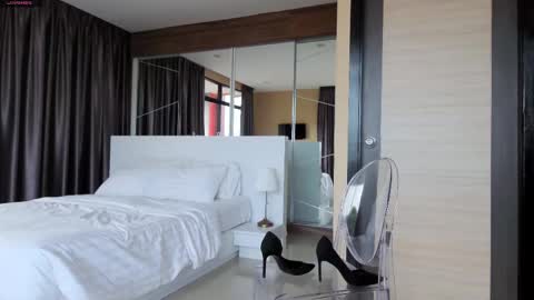 Marie online show from 02.10.25