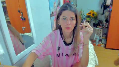 Snapshot of marie_marie03 chatting on 09.18.25 Marie online show from 09.18.25