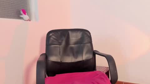 Snapshot of marie_pourtoi chatting on 11.12.25 700 pm Washington time online show from 11.12.25