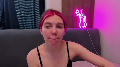 Snapshot of marie_reyess chatting on 04.19.26 Marie 3 online show from 04.19.26