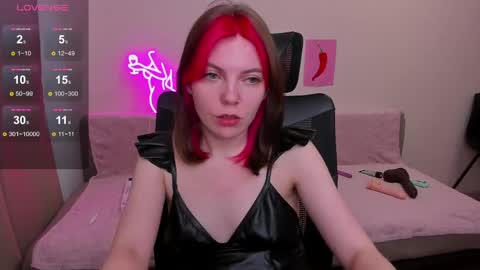 Snapshot of marie_reyess chatting on 05.15.26 Marie 3 online show from 05.15.26