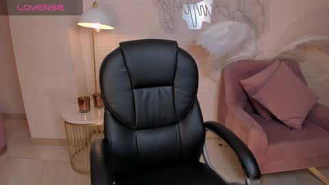 Snapshot of mariejane2 chatting on 12.27.24 Im Marie Jane online show from 12.27.24