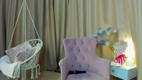 Snapshot of mariel_lie chatting on 04.09.26 Mariel online show from 04.09.26