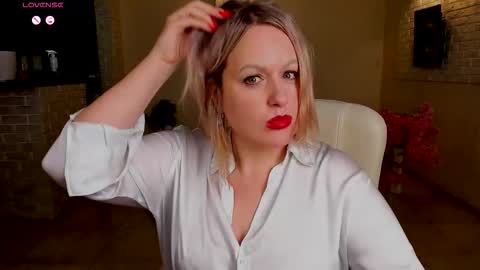 mariemlui online show from 11.14.25